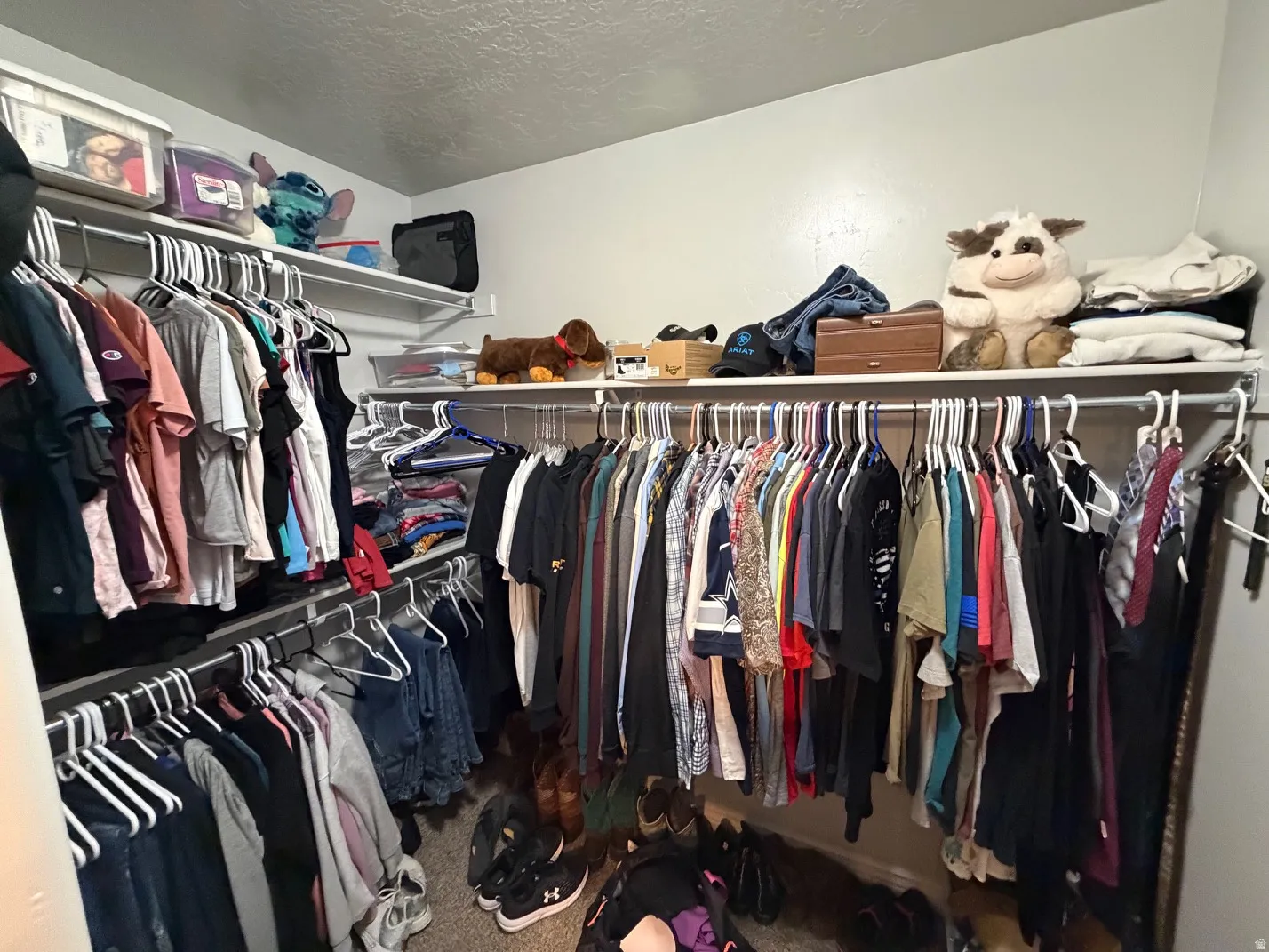 Master bedroom Walk-in closet