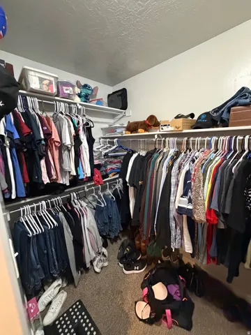 Master bedroom Walk-in closet