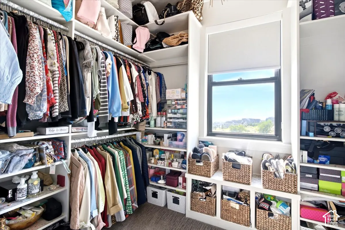 Walk in closet
