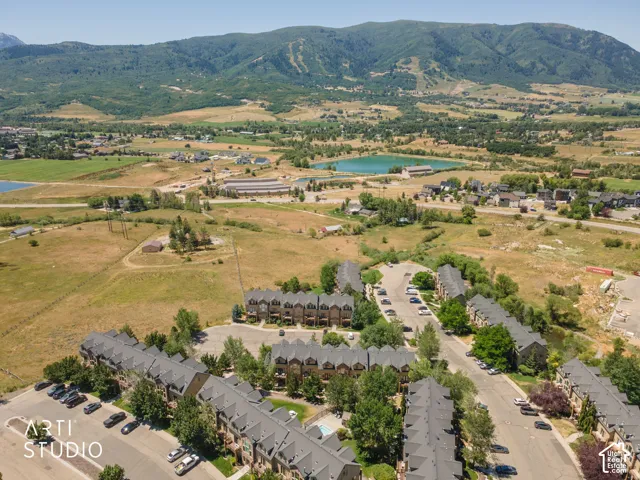 Views of location and surrounding mountains