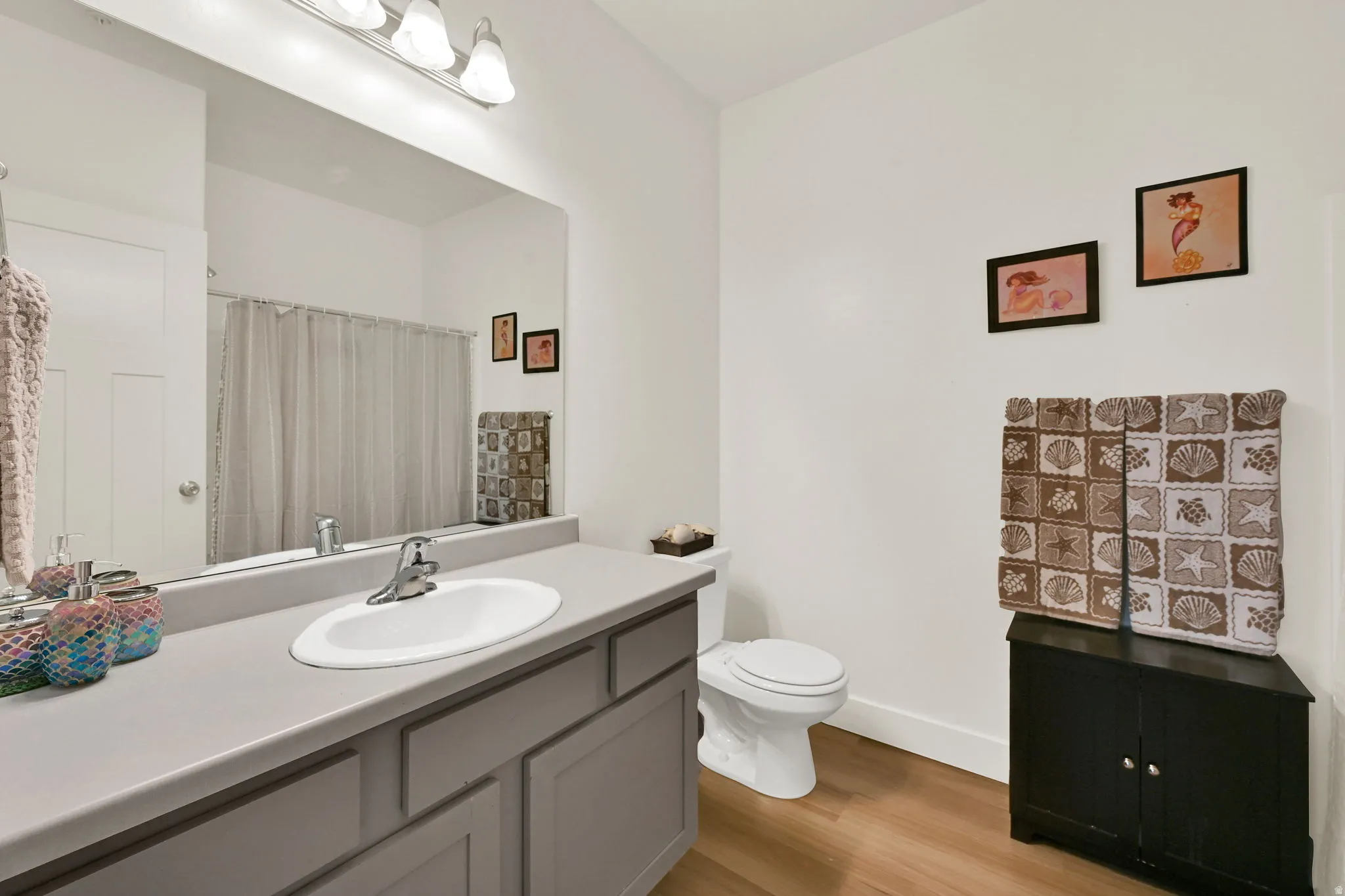 Full Bathroom