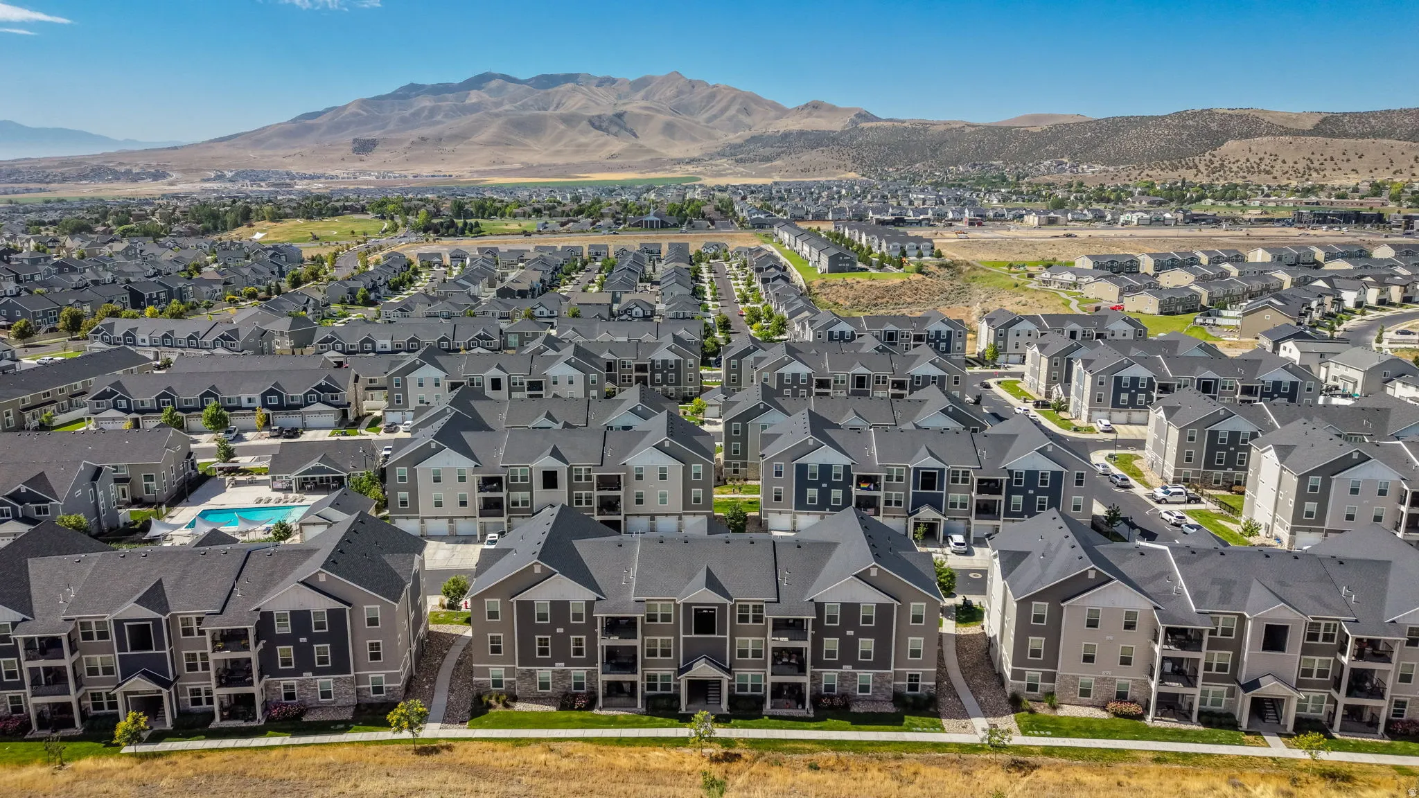 Conveniently located near pool,clubhouse, & trail.