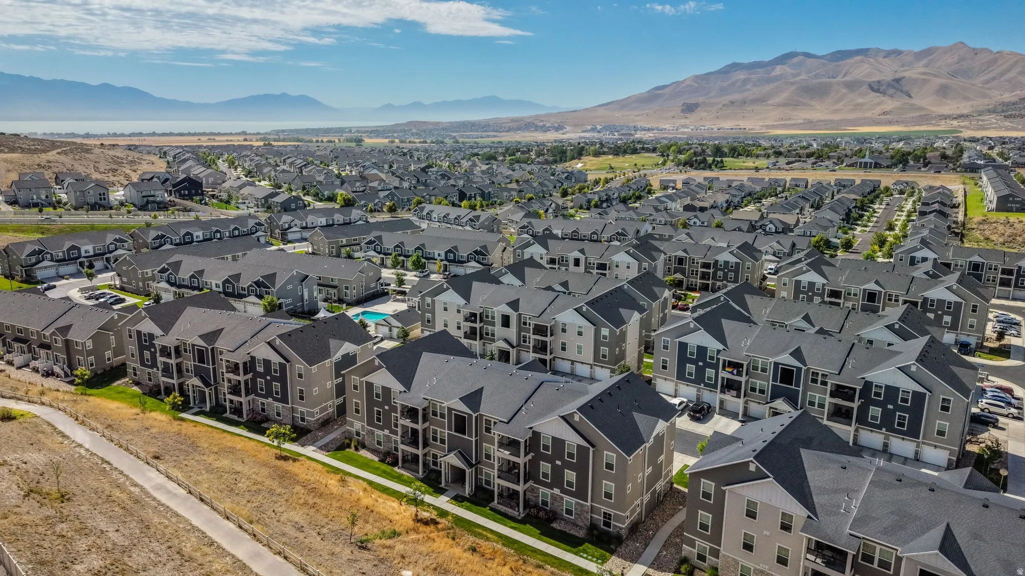 Conveniently located near pool,clubhouse, & trail.