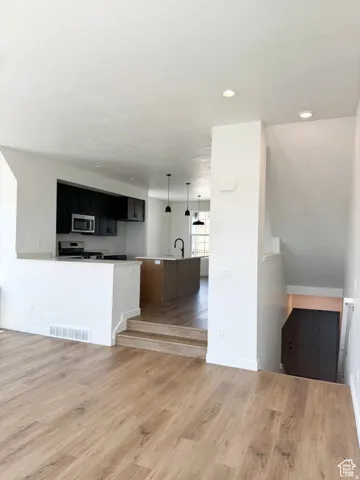 7608 S Clipper Hill Rd #428, West Jordan, Utah 84081