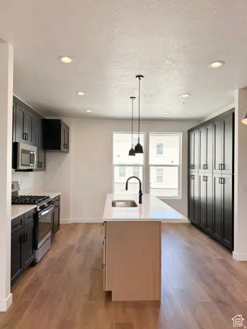 7604 S Clipper Hill Rd #426, West Jordan, Utah 84081