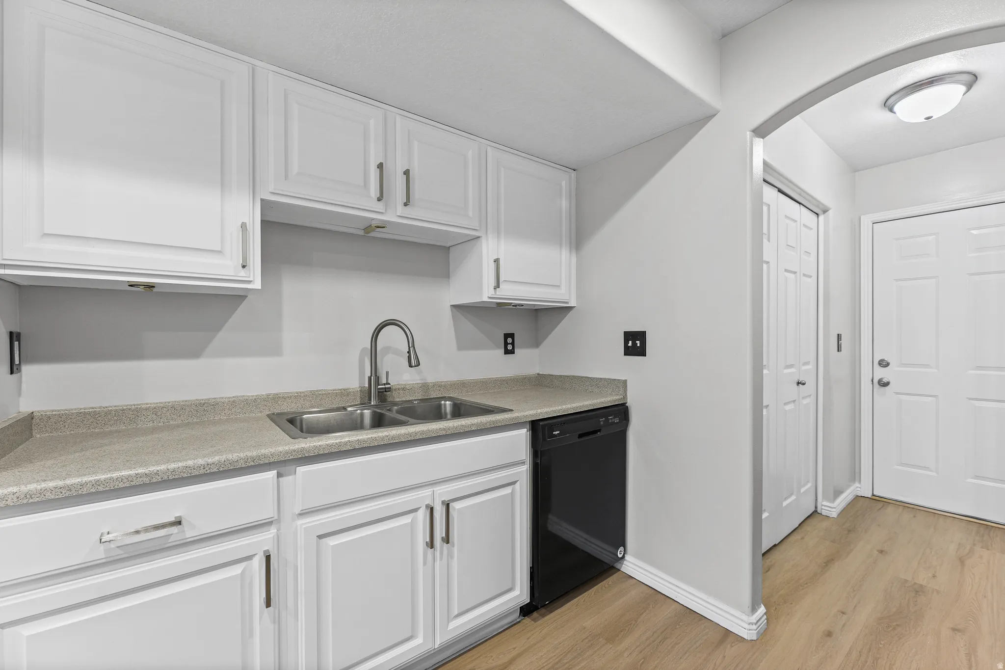 Updated Faucet & Dishwasher