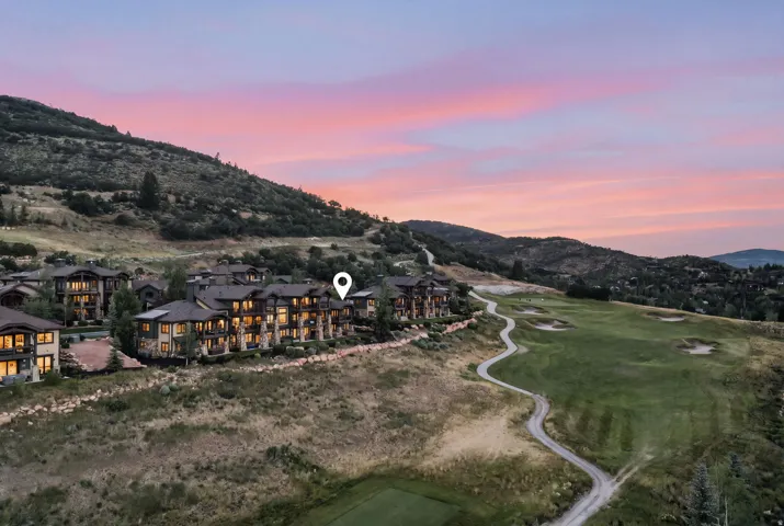End unit, golf course, mountain, and valley views