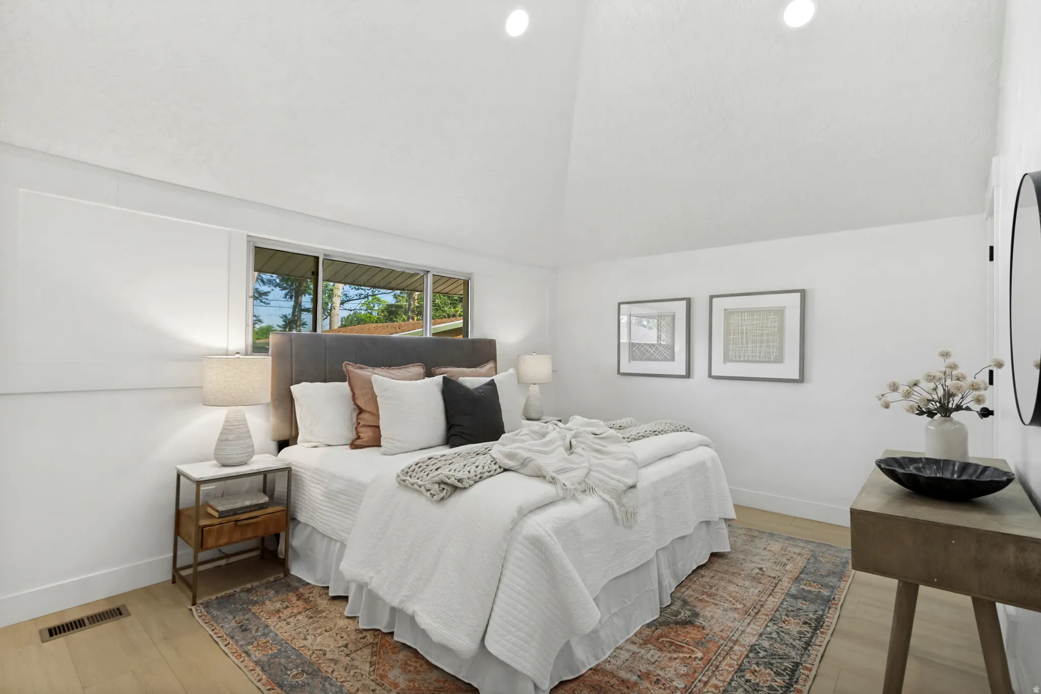 Vaulted ceiling with recessed lighting