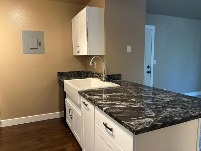 QUARTZ COUNTERTOPS!