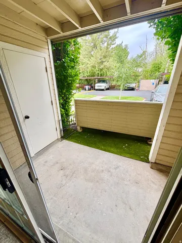 COVERED PATIO!