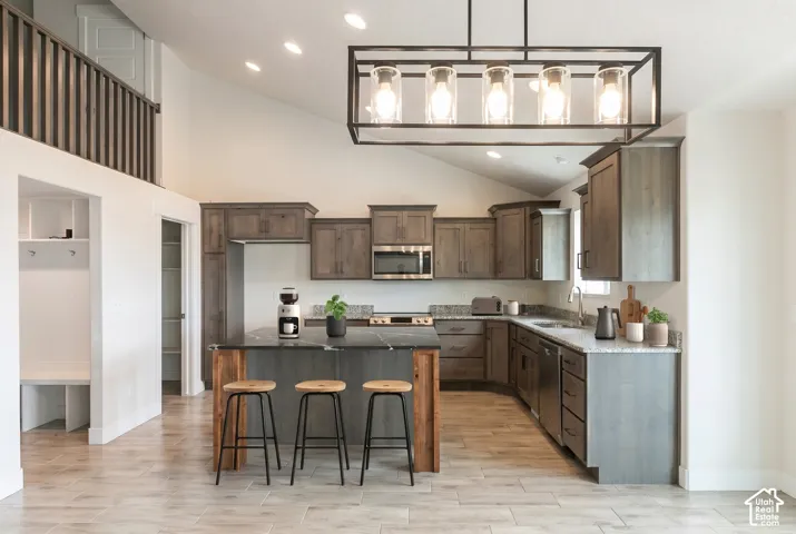 2543 W 3100 N, Farr West, Utah 84404