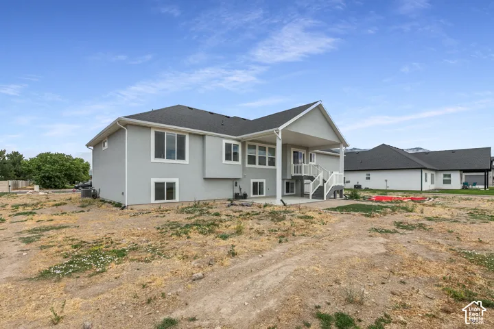 2543 W 3100 N, Farr West, Utah 84404