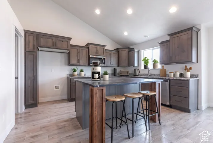 2543 W 3100 N, Farr West, Utah 84404