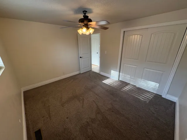 Neutral-toned wall paint throughout