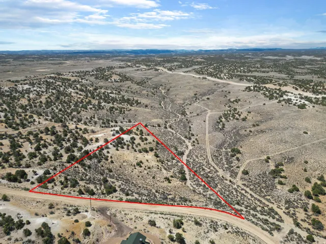 Approximate lot lines shown for illustration only. Buyer to verify all property boundaries, acreage, easements, utilities, and all listing information.