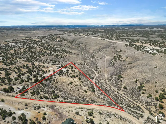 Approximate lot lines shown for illustration only. Buyer to verify all property boundaries, acreage, easements, utilities, and all listing information.