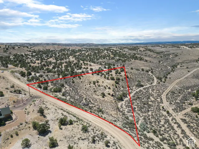 Aerial Approximate lot lines shown for illustration only. Buyer to verify all property boundaries, acreage, easements, utilities, and all listing information.