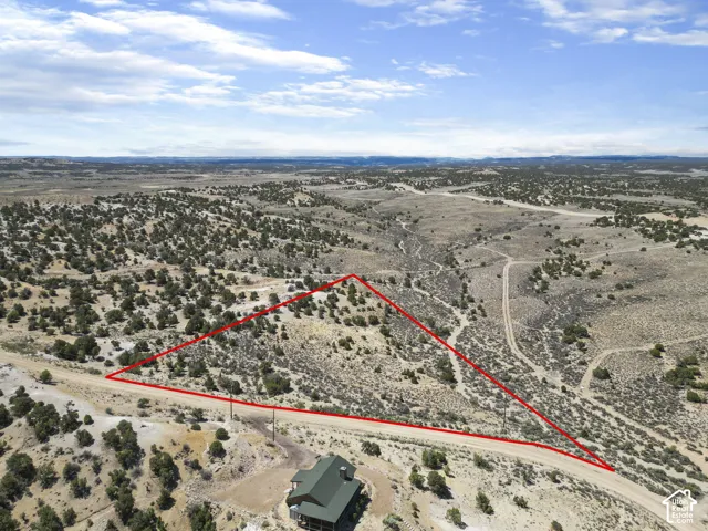 Approximate lot lines shown for illustration only. Buyer to verify all property boundaries, acreage, easements, utilities, and all listing information.