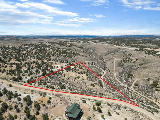 Approximate lot lines shown for illustration only. Buyer to verify all property boundaries, acreage, easements, utilities, and all listing information.