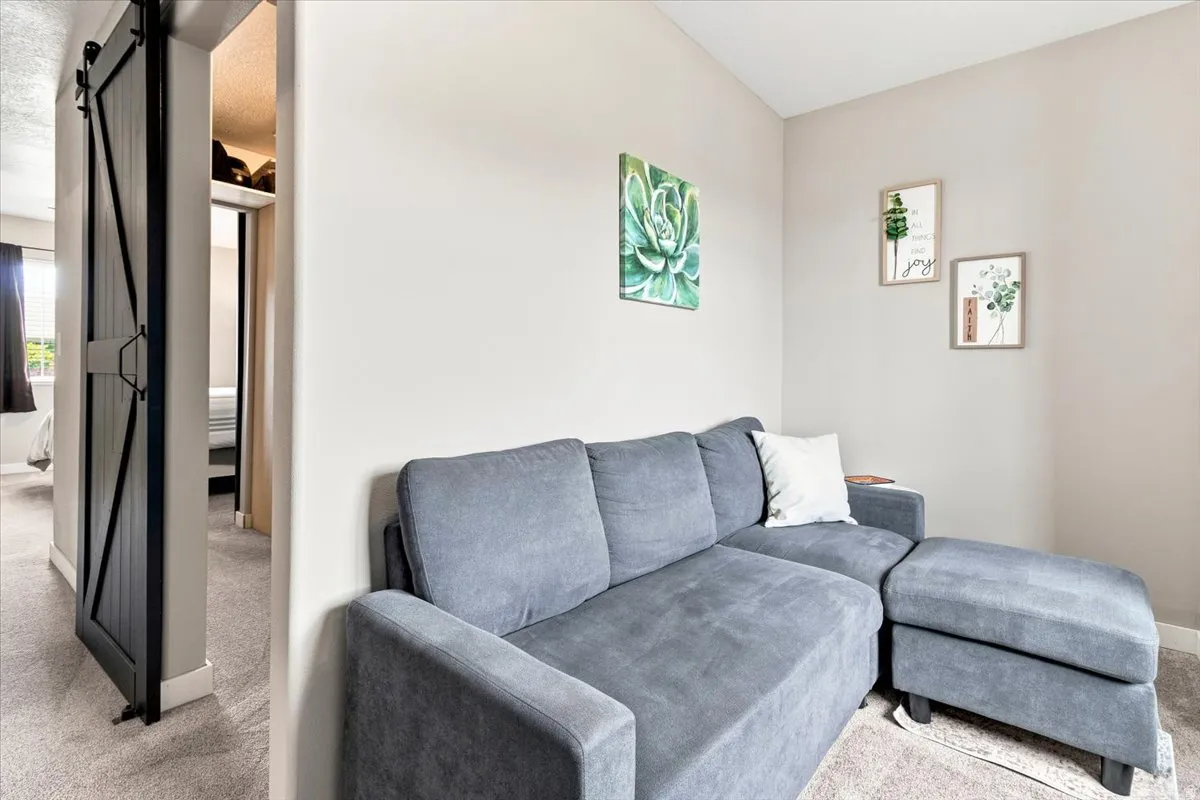 Sitting room attached to Master bedroom. Could also be used as office, exercise room or baby nursery.