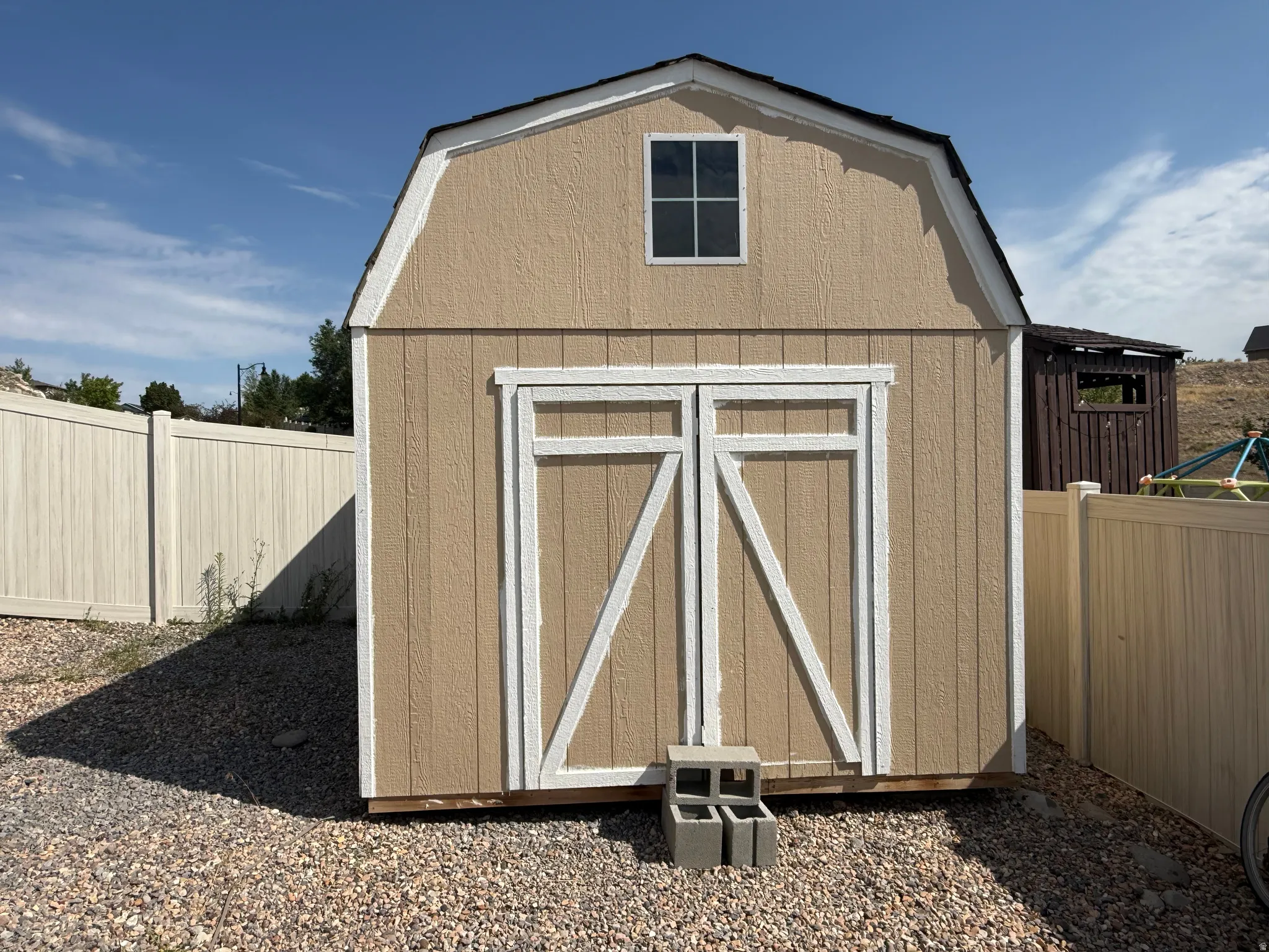 Outdoor structure