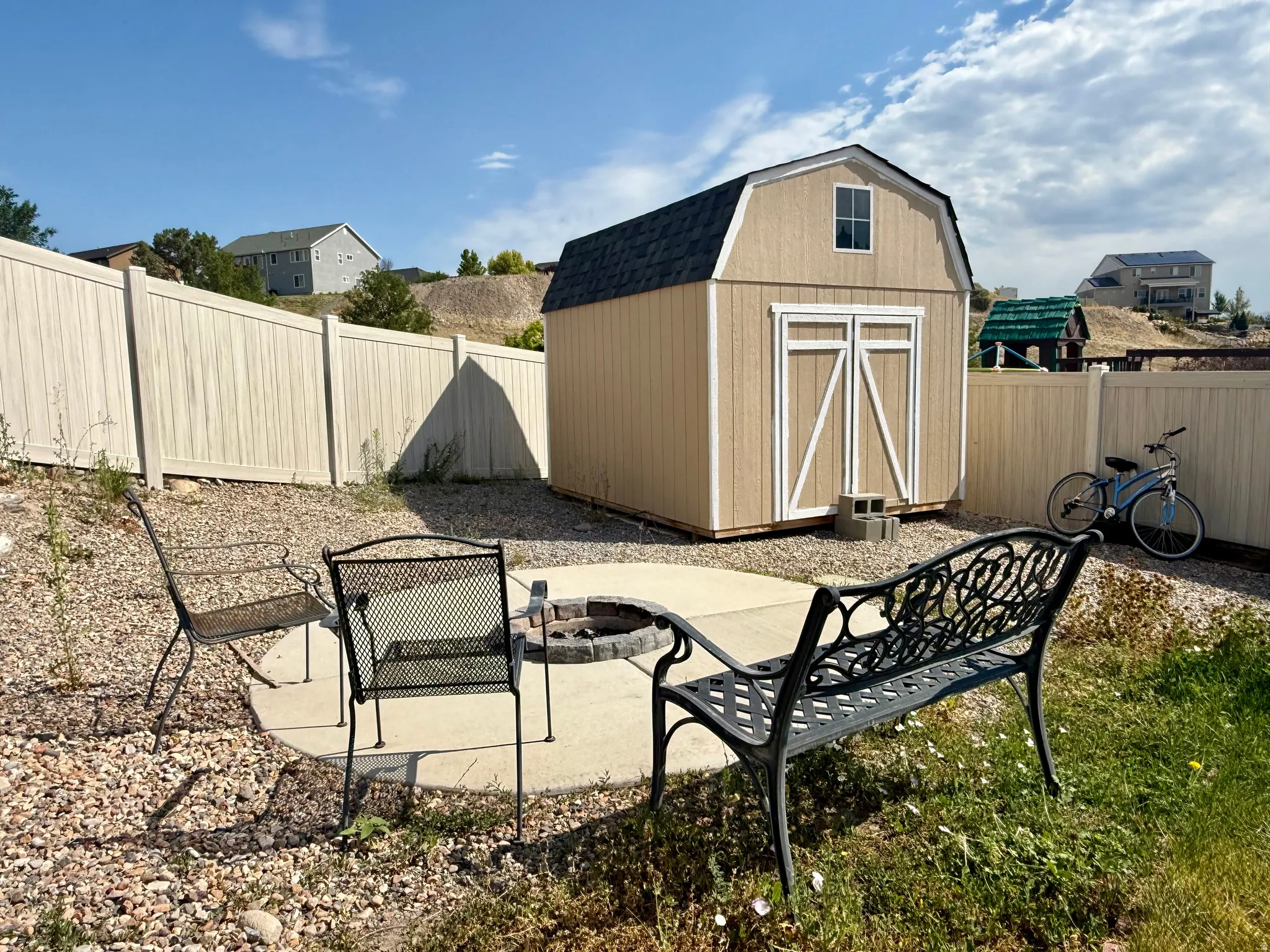 Outdoor structure