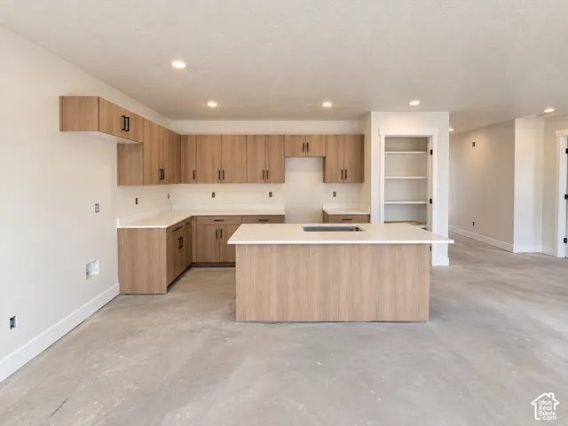 1058 N Summit View Dr, Harrisville, Utah 84404