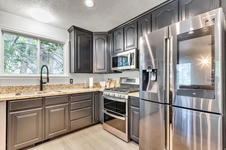 8744 S Danish Rd, Sandy, Utah 84093