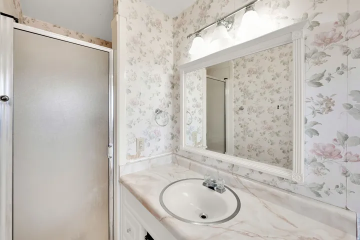 Master Bedroom Bathroom
