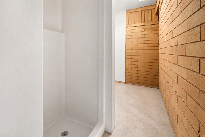 3/4 unfinished bath in garage