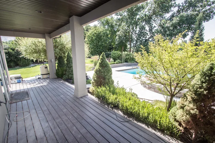 Deck off primary bedroom
