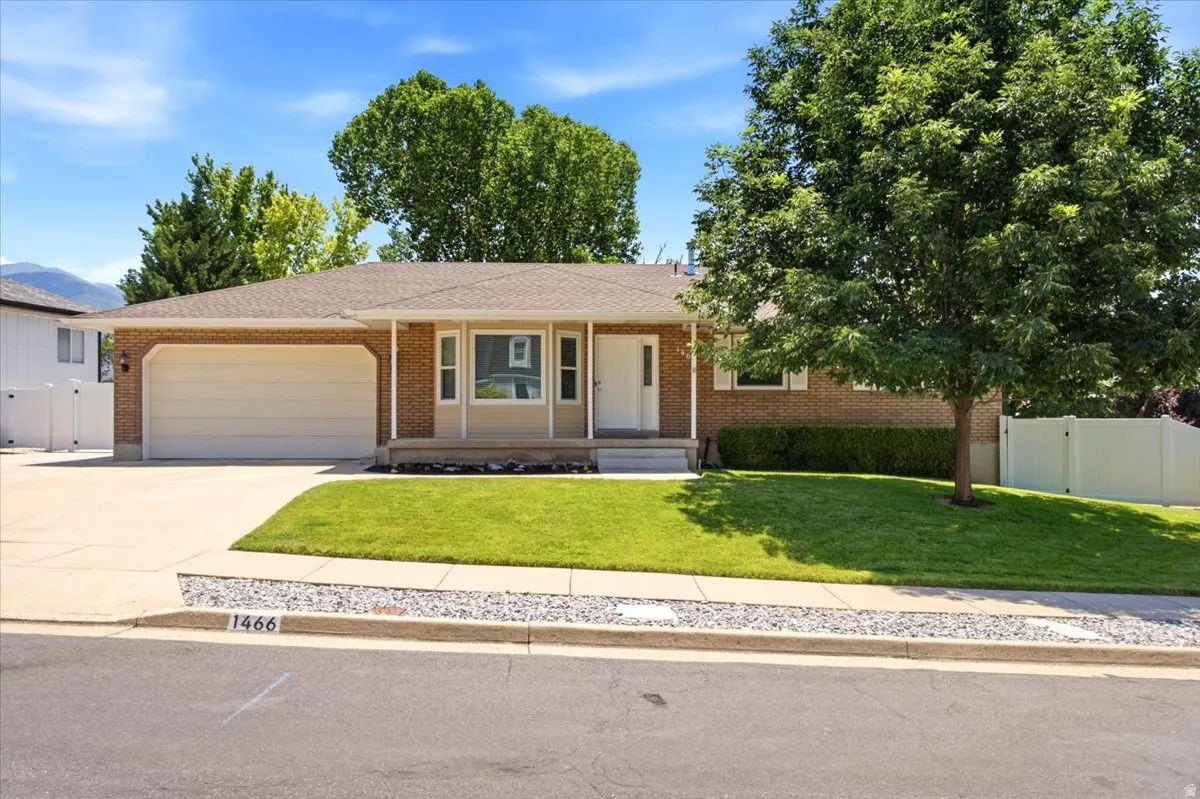 Clean and inviting curb appeal