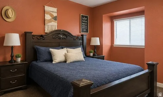 Built-in window niche with horizontal blinds