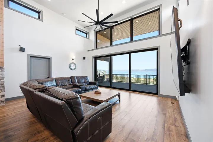 571 W Coopers Cir, Garden City, Utah 84028
