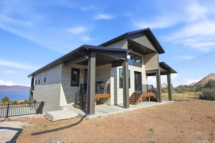 571 W Coopers Cir, Garden City, Utah 84028
