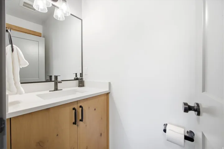 571 W Coopers Cir, Garden City, Utah 84028