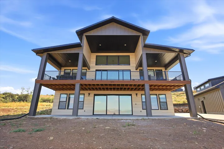 571 W Coopers Cir, Garden City, Utah 84028