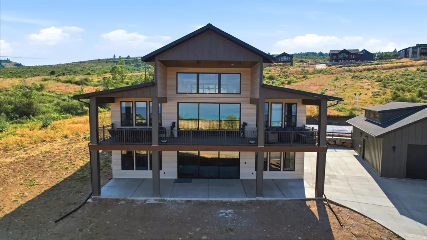 571 W Coopers Cir, Garden City, Utah 84028