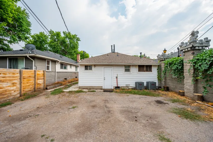 Rear Parking, shared access to basement (can access from interior as well)