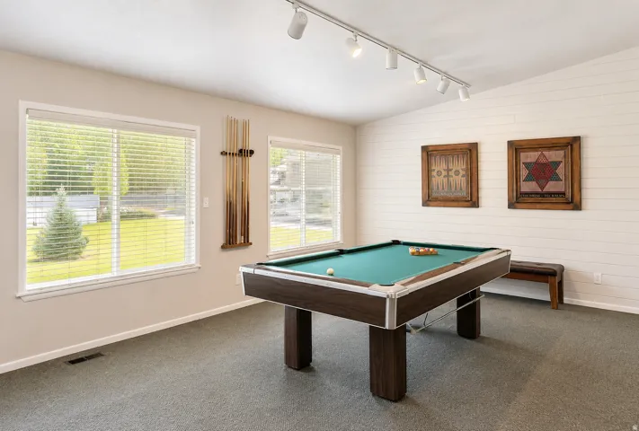 Clubhouse has large billiards room