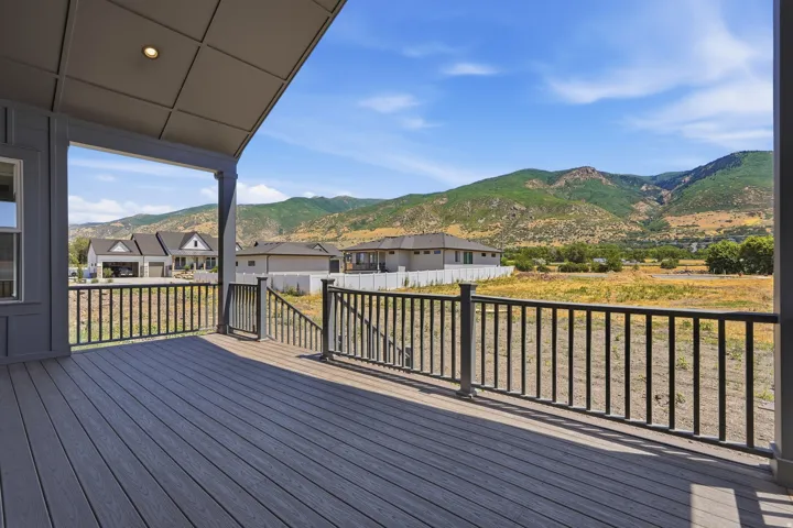 587 S Daniel Dr #817, Farmington, Utah 84025