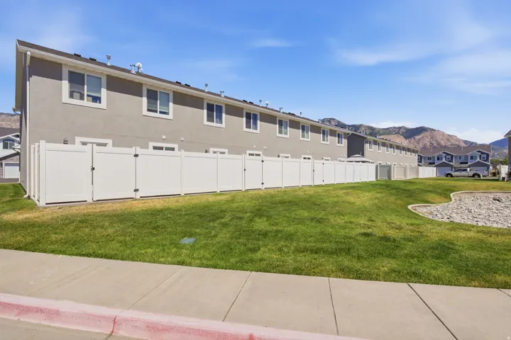 245 W 1950 N, Harrisville, Utah 84414