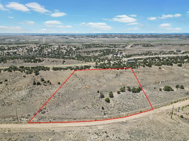 Approximate lot lines shown for illustration only. Buyer to verify all property boundaries, acreage, easements, utilities, and all listing information.