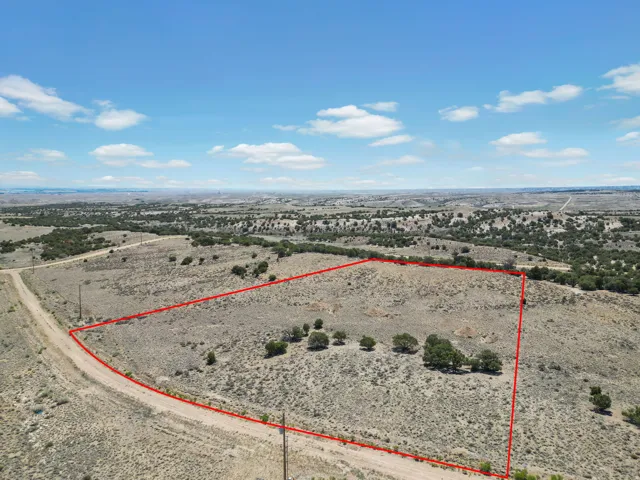 Approximate lot lines shown for illustration only. Buyer to verify all property boundaries, acreage, easements, utilities, and all listing information.