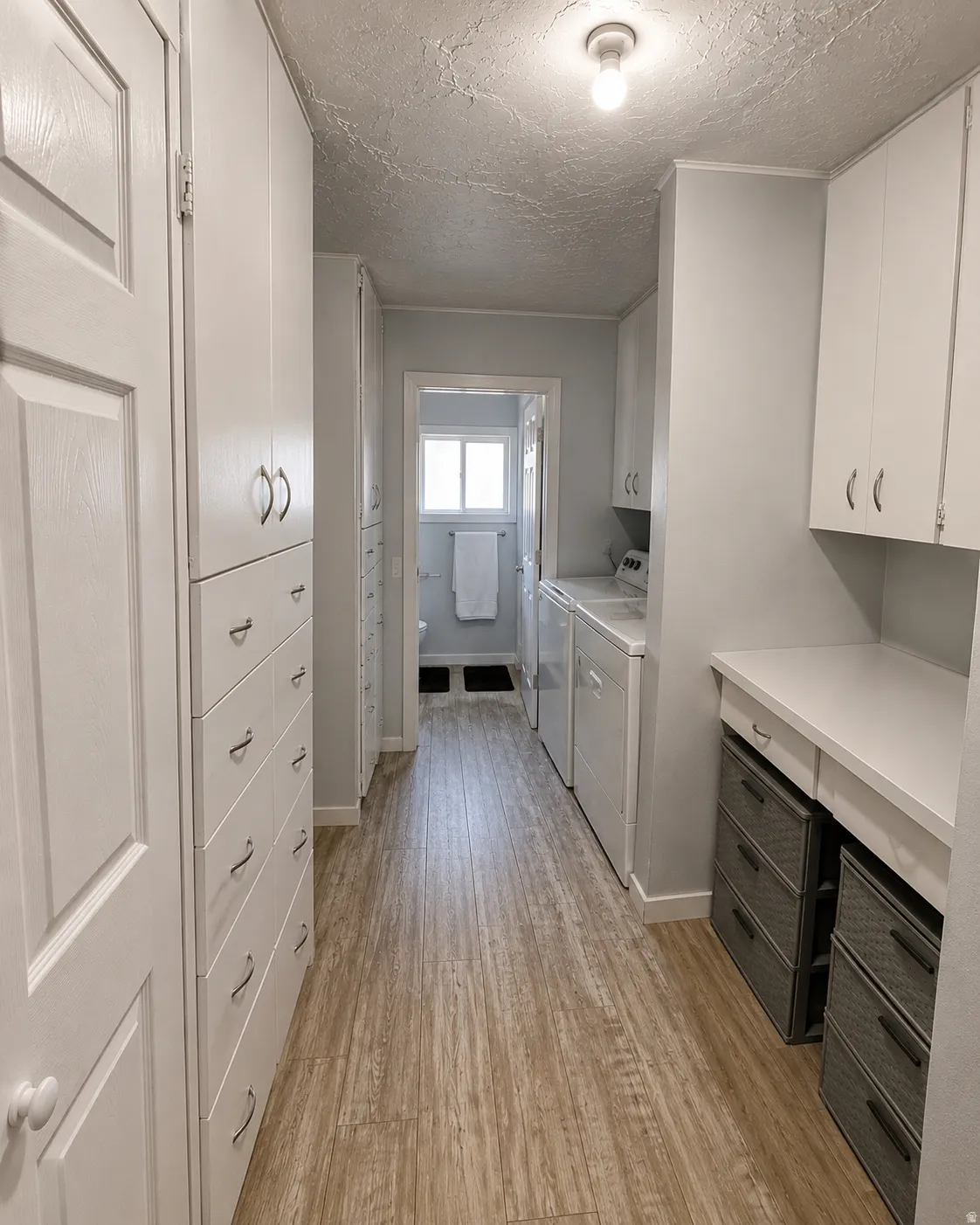 Laundry room/Hallway