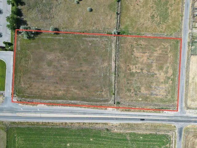 Aerial Property Survey. Outlining the boundaries of the property with a red perimeter