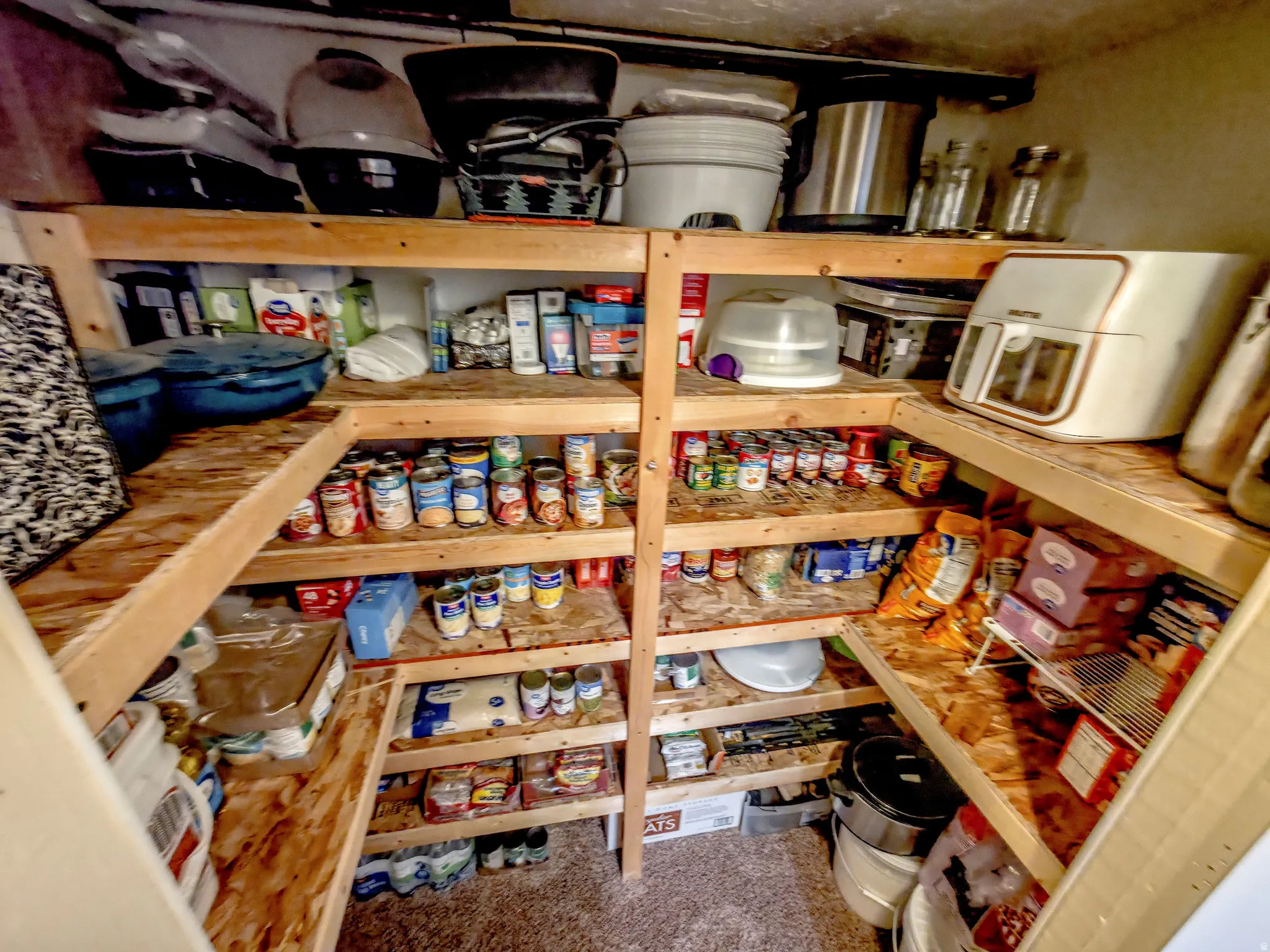 Sturdy built in shelves.