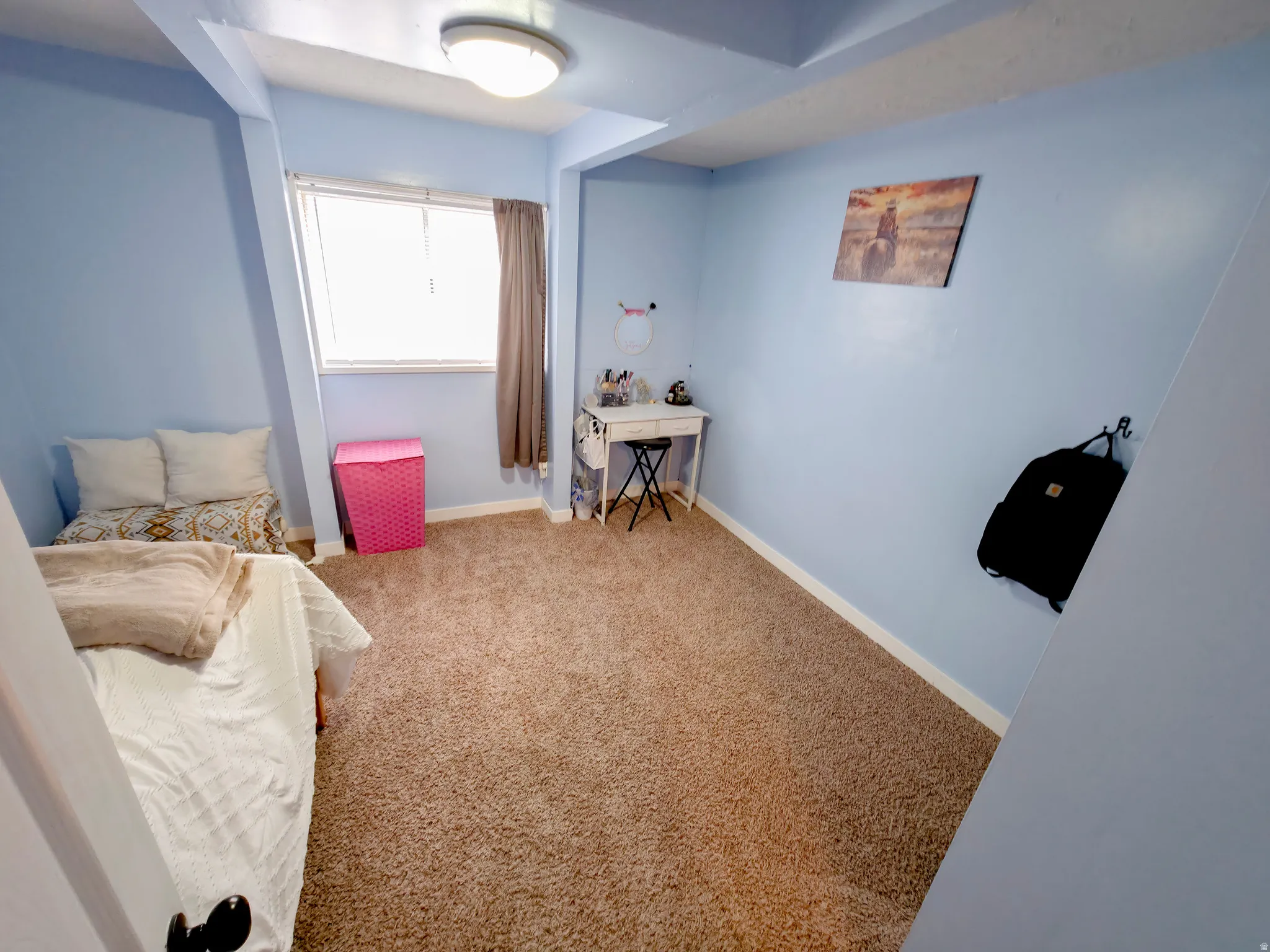 Large bedroom 5