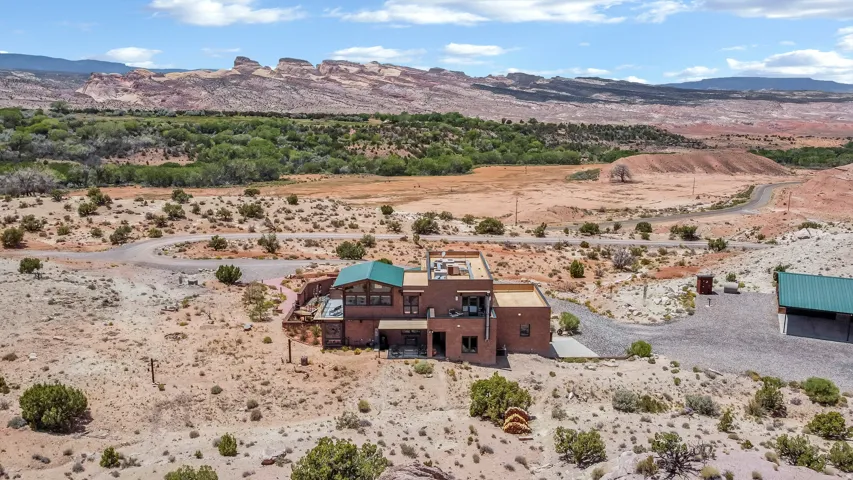 3995 S Desert Grave Rd, Torrey, Utah 84775