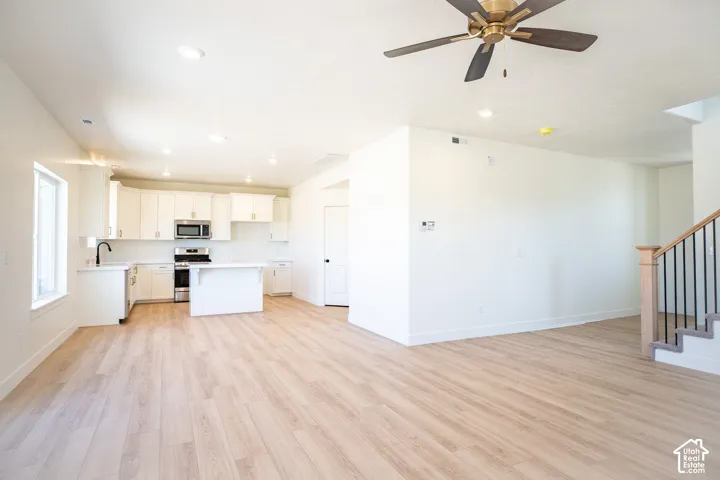 Dining Area & Entry